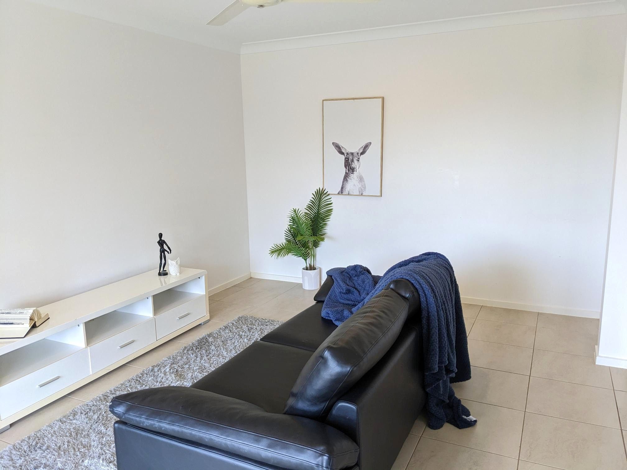 Spacious SIL Home in Gracemere Lounge 1