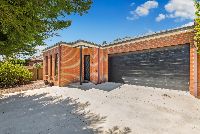 Myxa Strathdale McIvor SIL Front