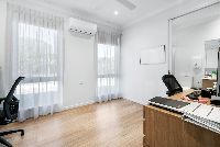 011 Open2view_ID821638-1_Hemlock_Street