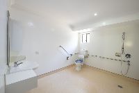 AQ Shared Bathroom_GREENBANK_007