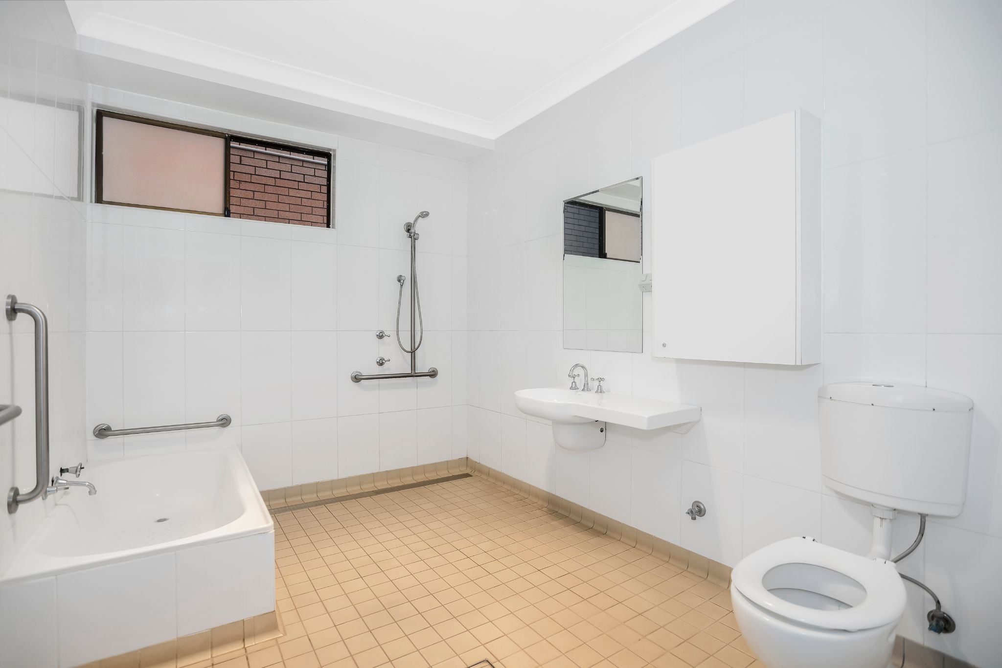 NSWSYD C-2 bathroom NEW