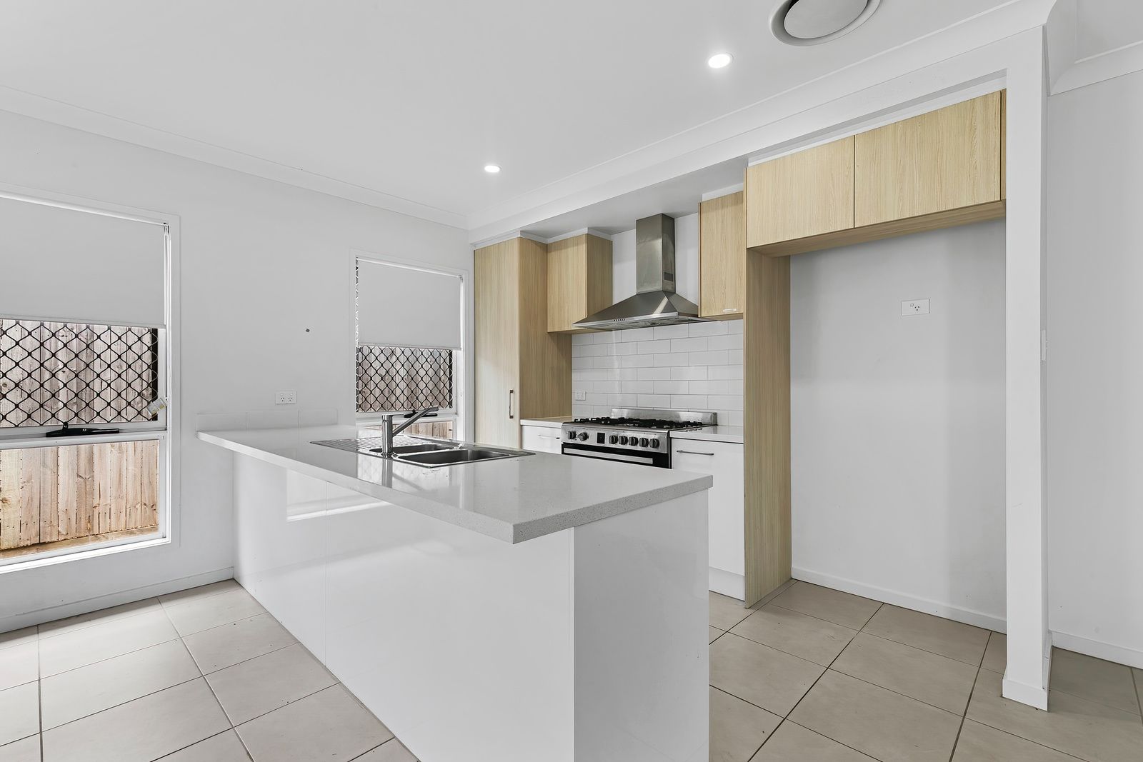 012 Open2view_ID971248-47_Wesley_Road
