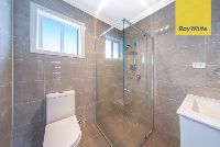 3a00 H2372961-hires.26853-Bathroom31aMarsdenSt