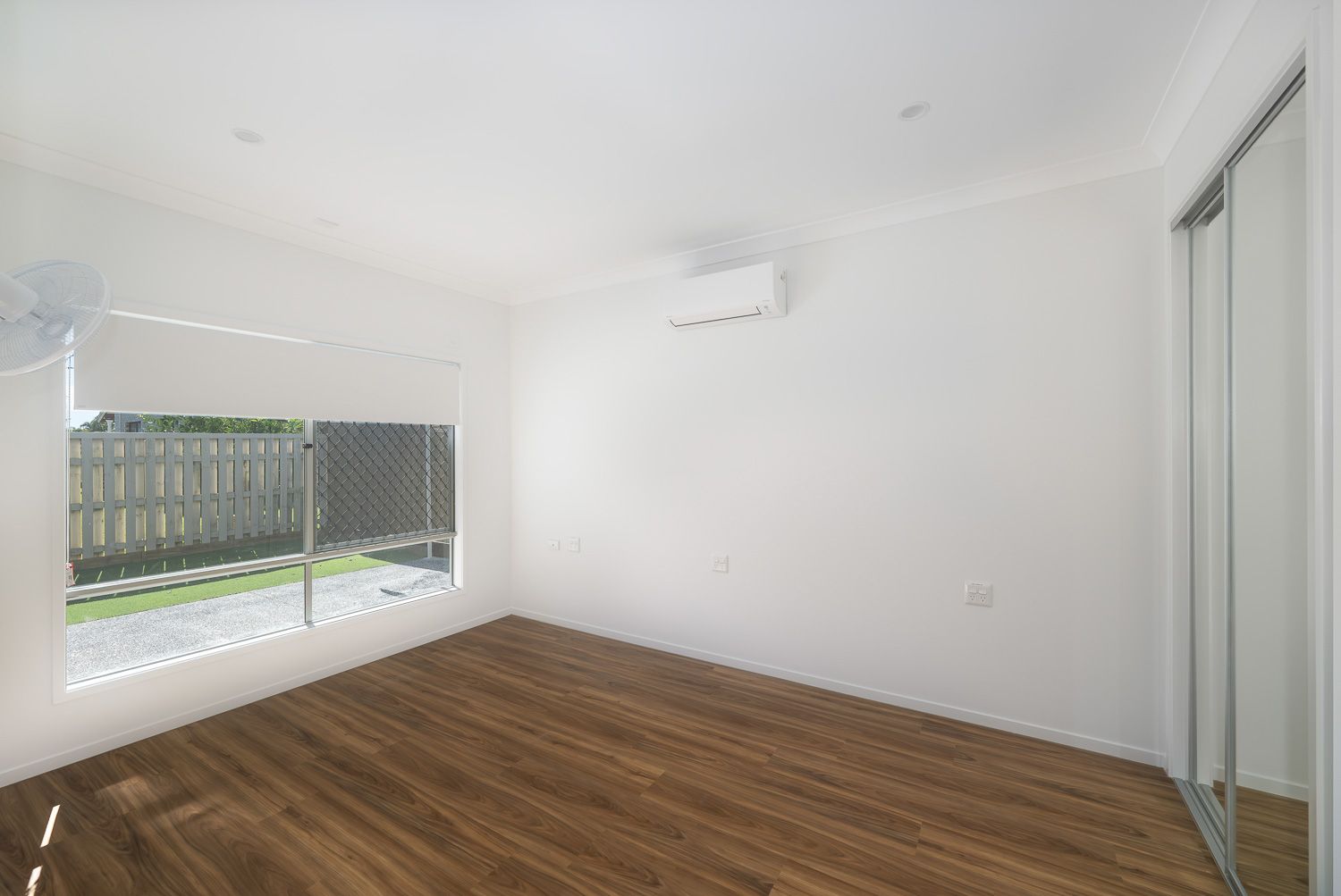 93 Beams bedroom