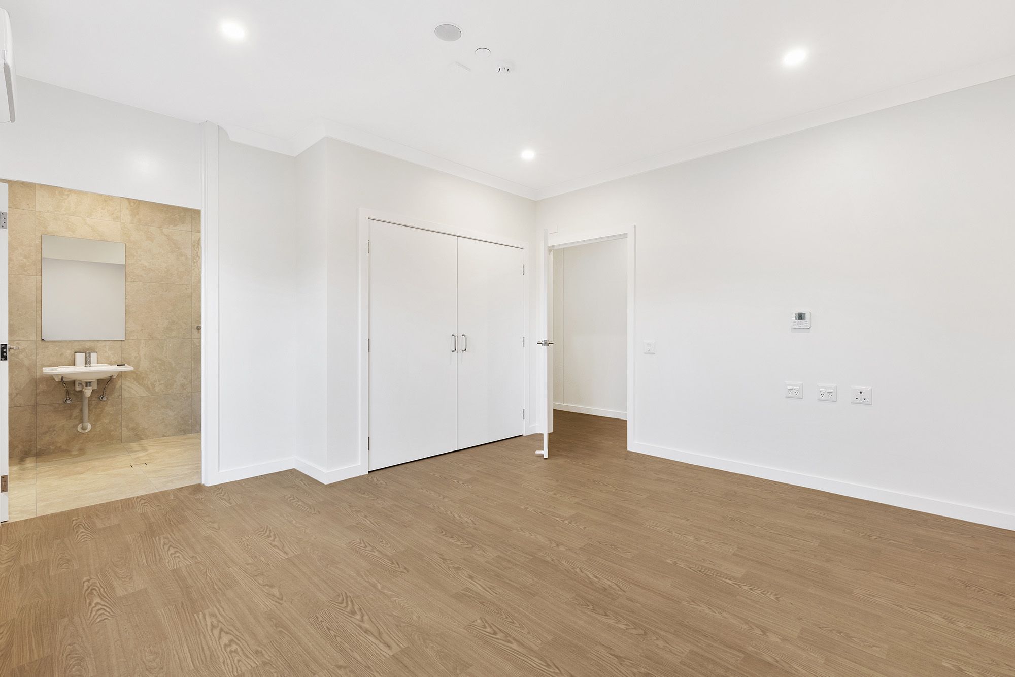 Scotch Bedroom into Ensuite LR No Logo