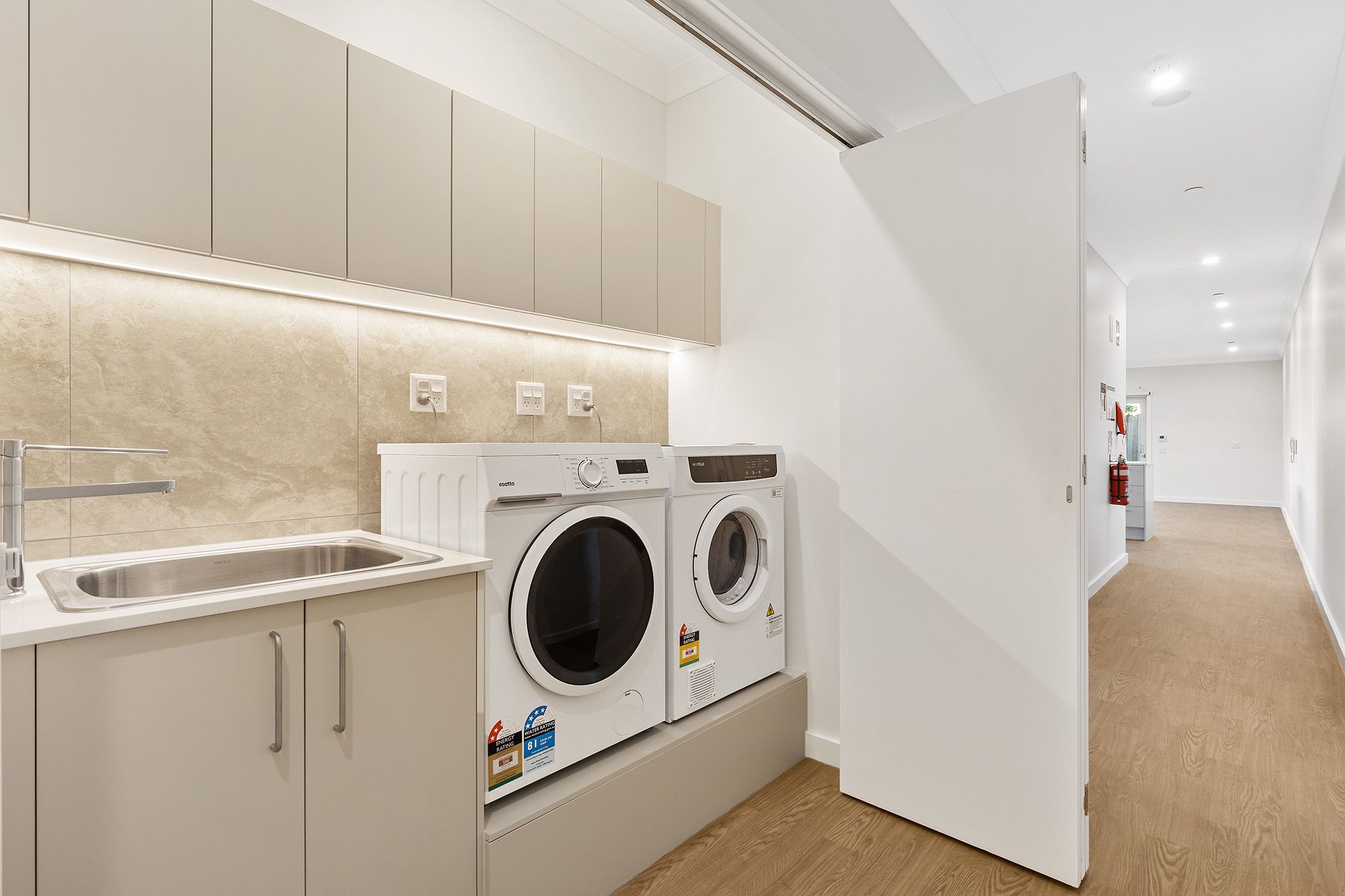 Scotch European Laundry LR No Logo