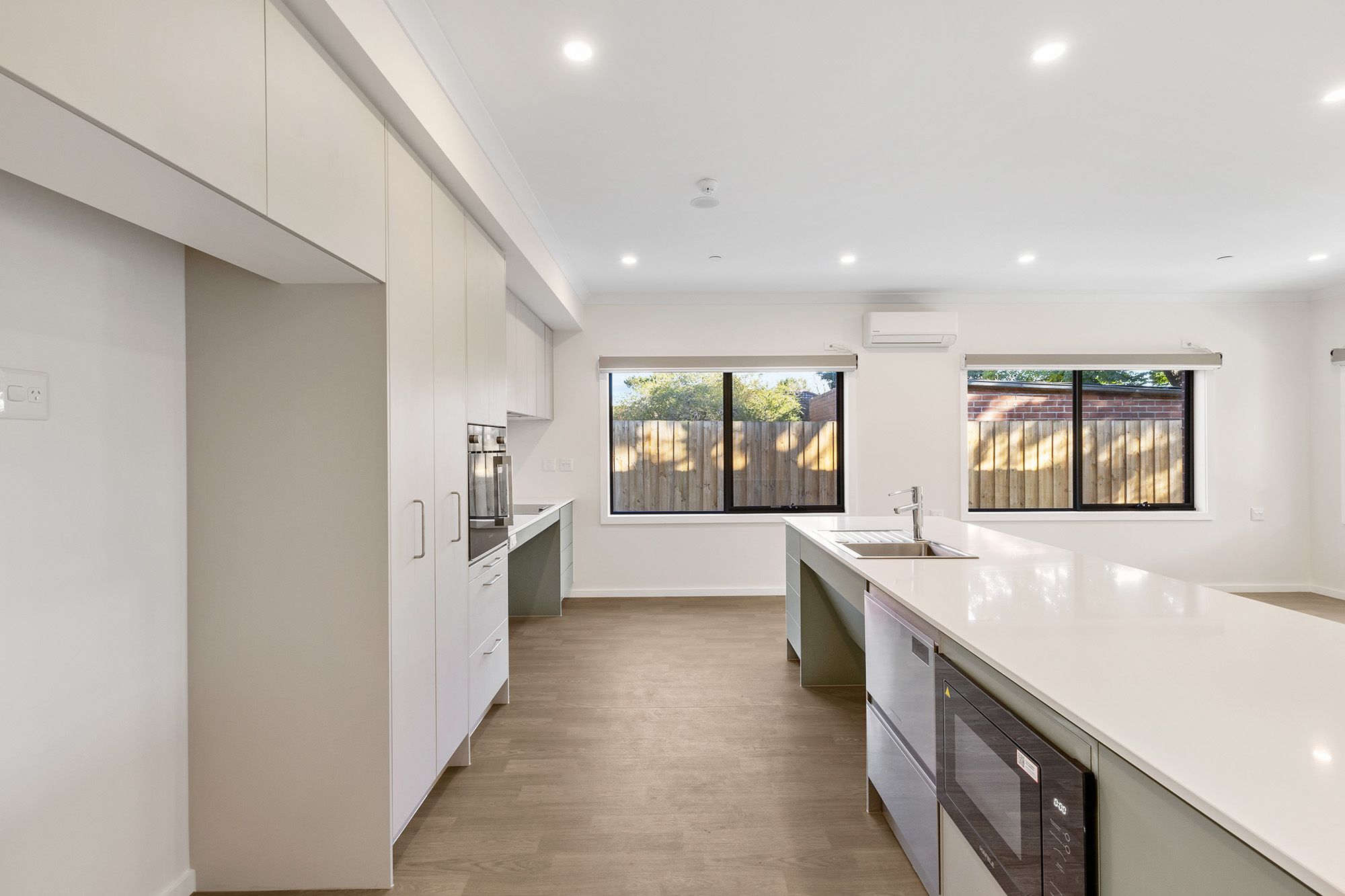 Rowans Kitchen 1 LR No Logo