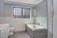 1 9 Salisbury - bathroom