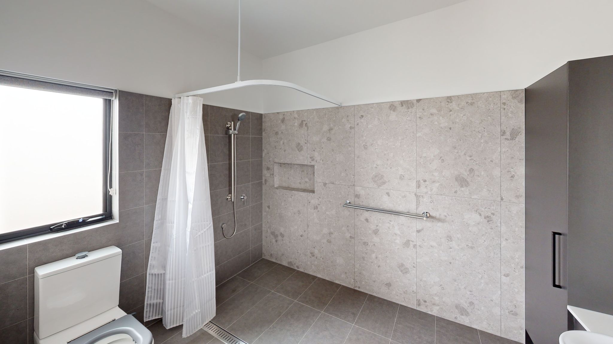 Bathroom 2_