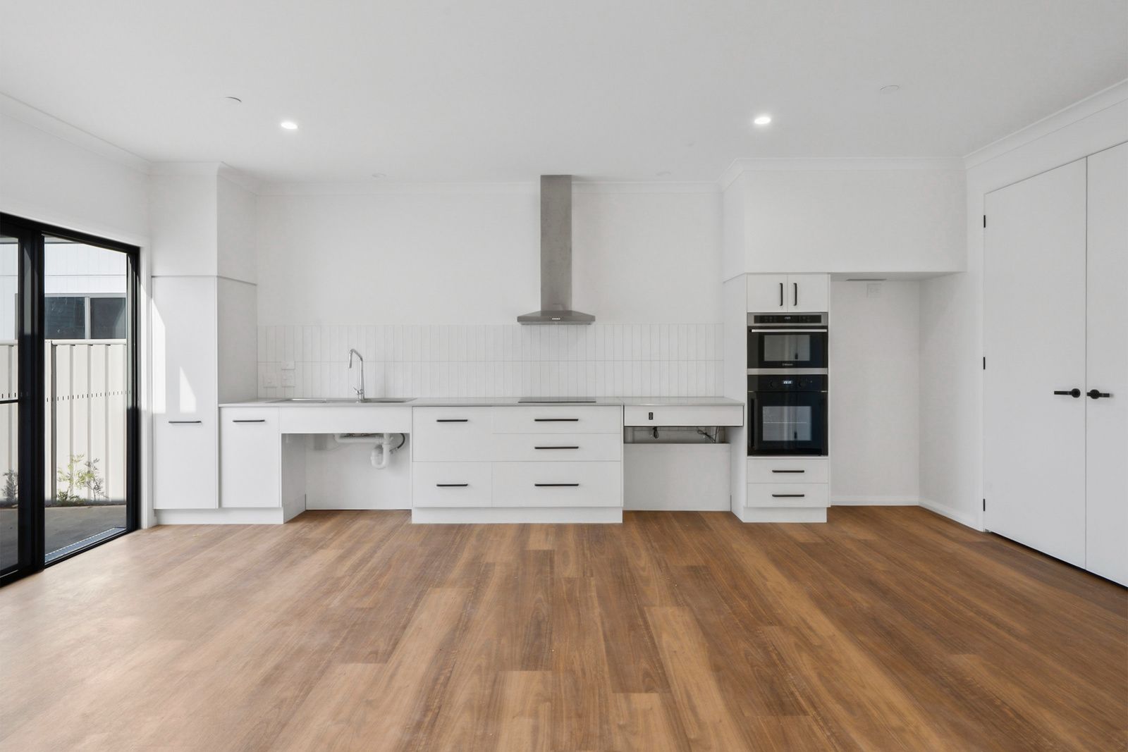 017 Open2view_ID958791-Elm_St