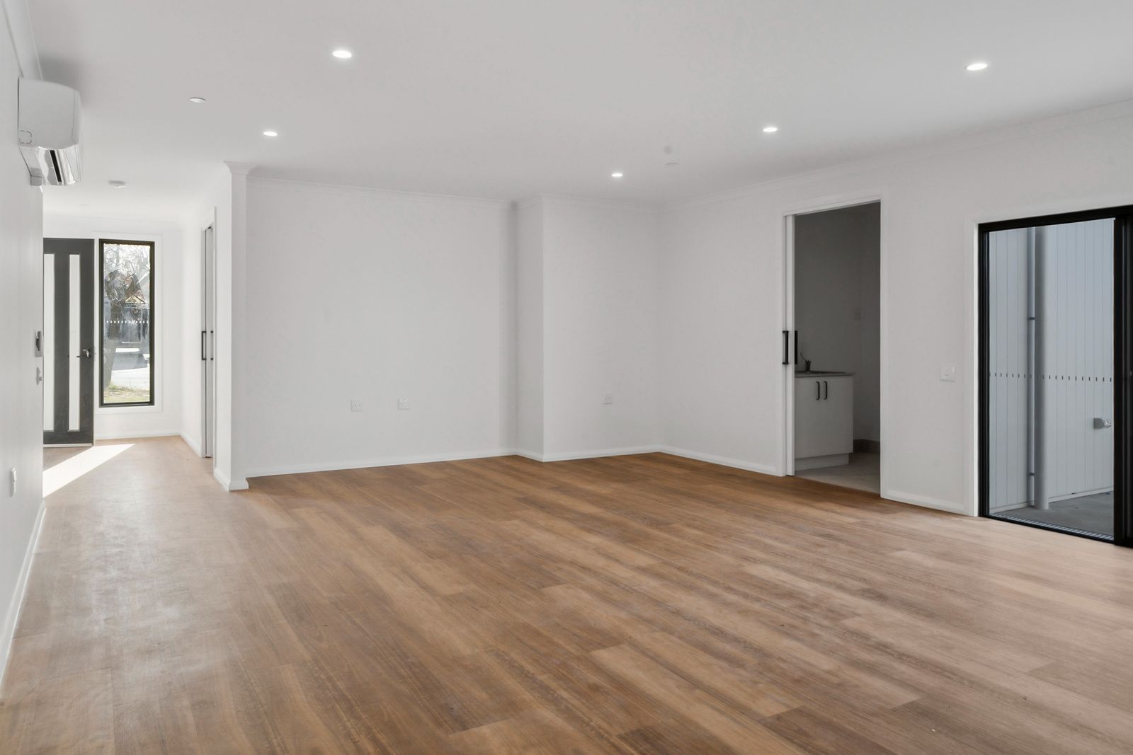 018 Open2view_ID958791-Elm_St