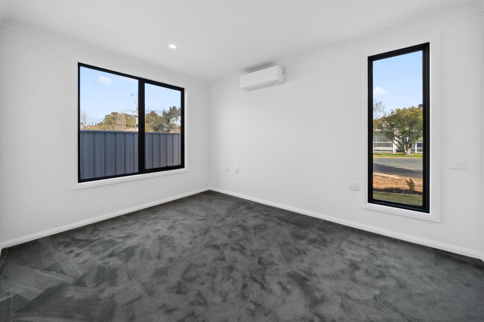 019 Open2view_ID958791-Elm_St