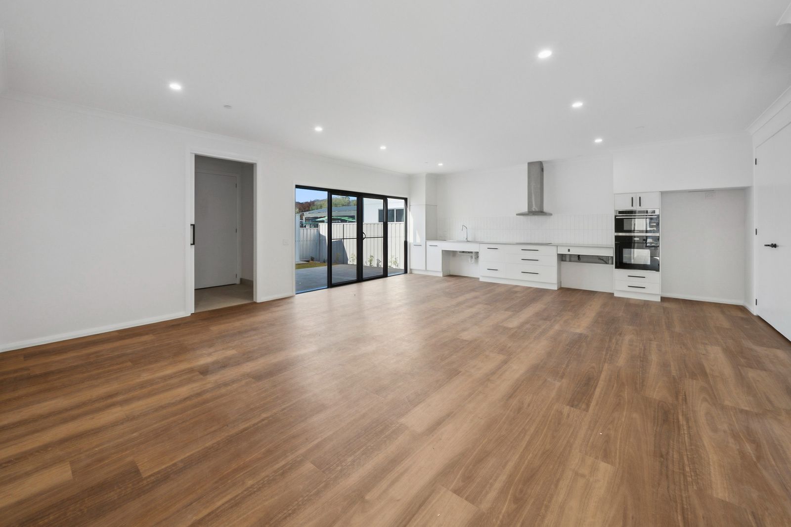 016 Open2view_ID958791-Elm_St