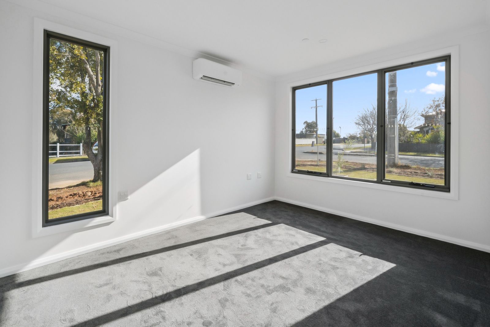023 Open2view_ID958791-Elm_St