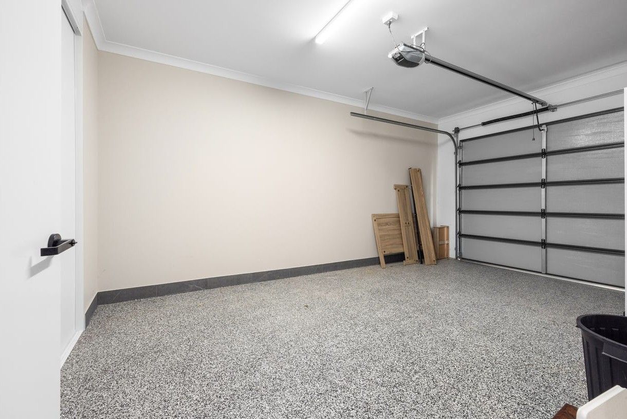 14 Ludwig St 4 - Garage