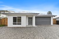 010 Open2view_ID940985-83_Queenstown_Avenue
