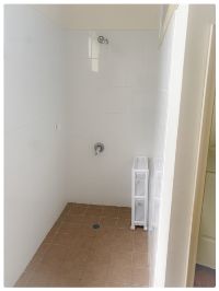 Brunker Self Contained Shower area