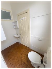 Brunker self contained bathroom with sink area