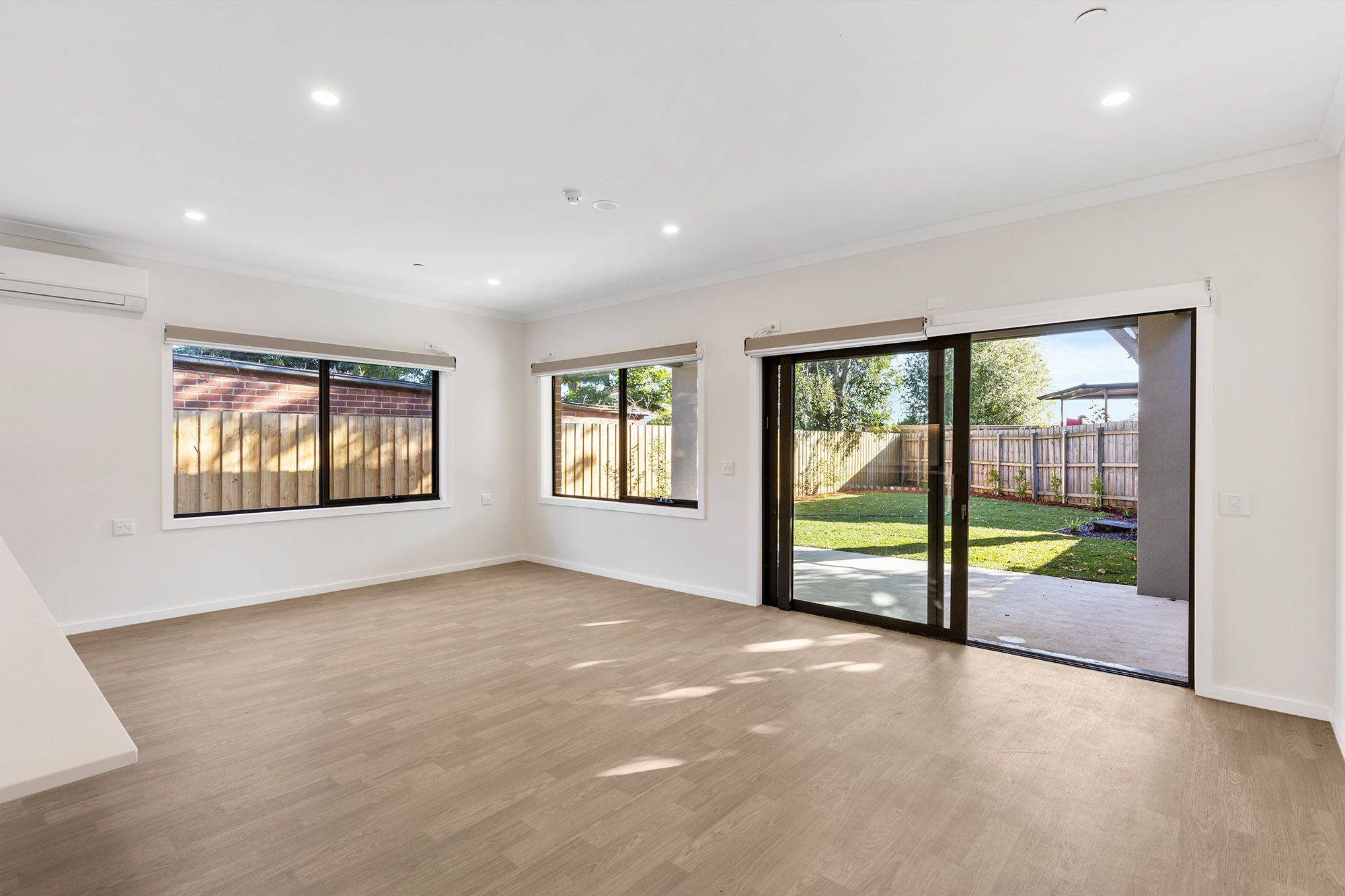 Rowans Living Dining Alfresco 1 LR No Logo