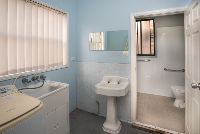 SIL030 LR__Broadmeadow_Unit 4_shared bathroom-1
