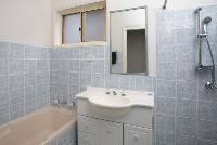 SIL030 LR__Broadmeadow_Unit 1_shared bathroom-1
