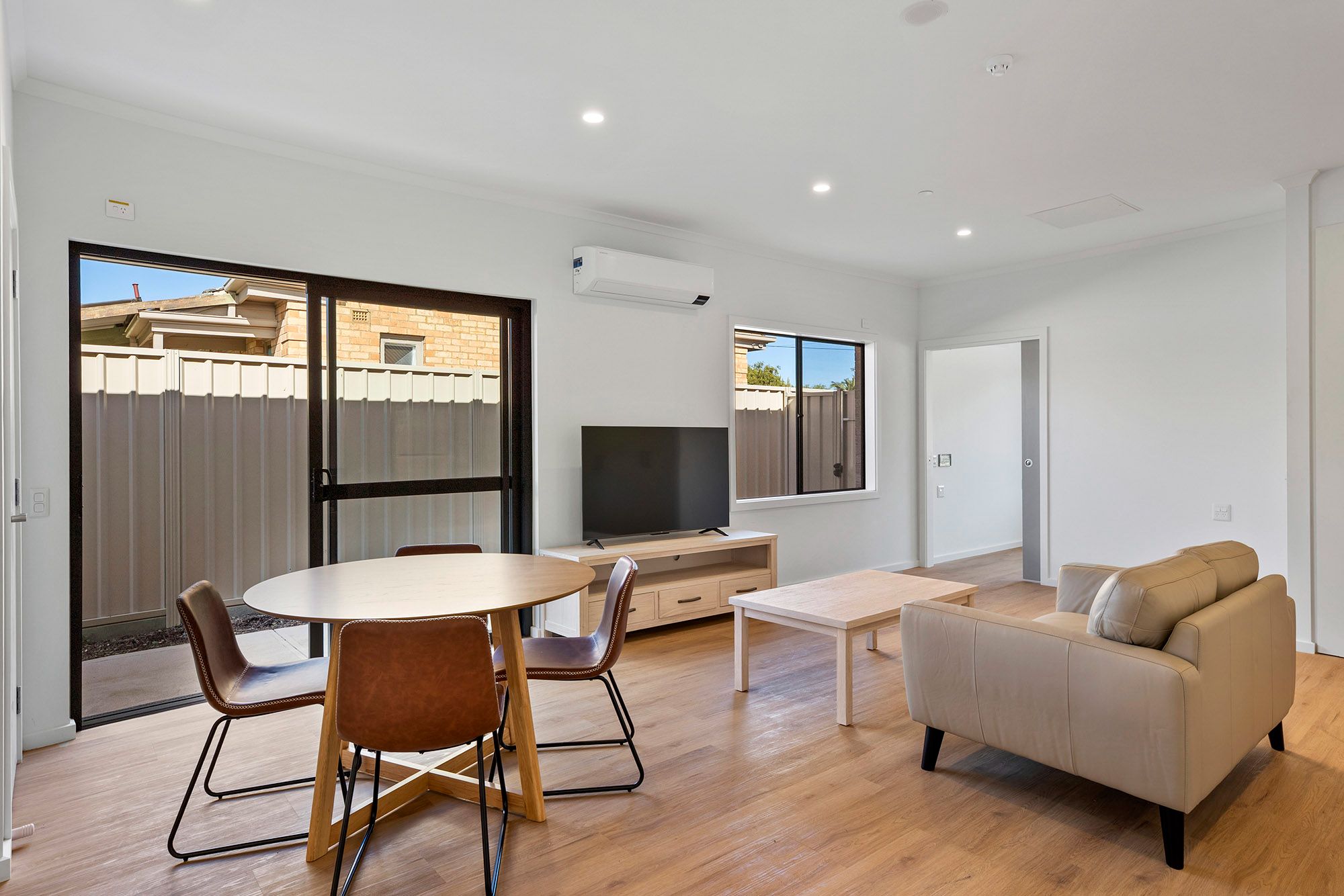 Shipton Dwelling 2 Living Dining Alfresco LR No Logo