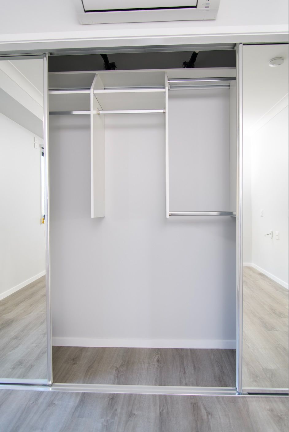 VIC POINT WARDROBE2