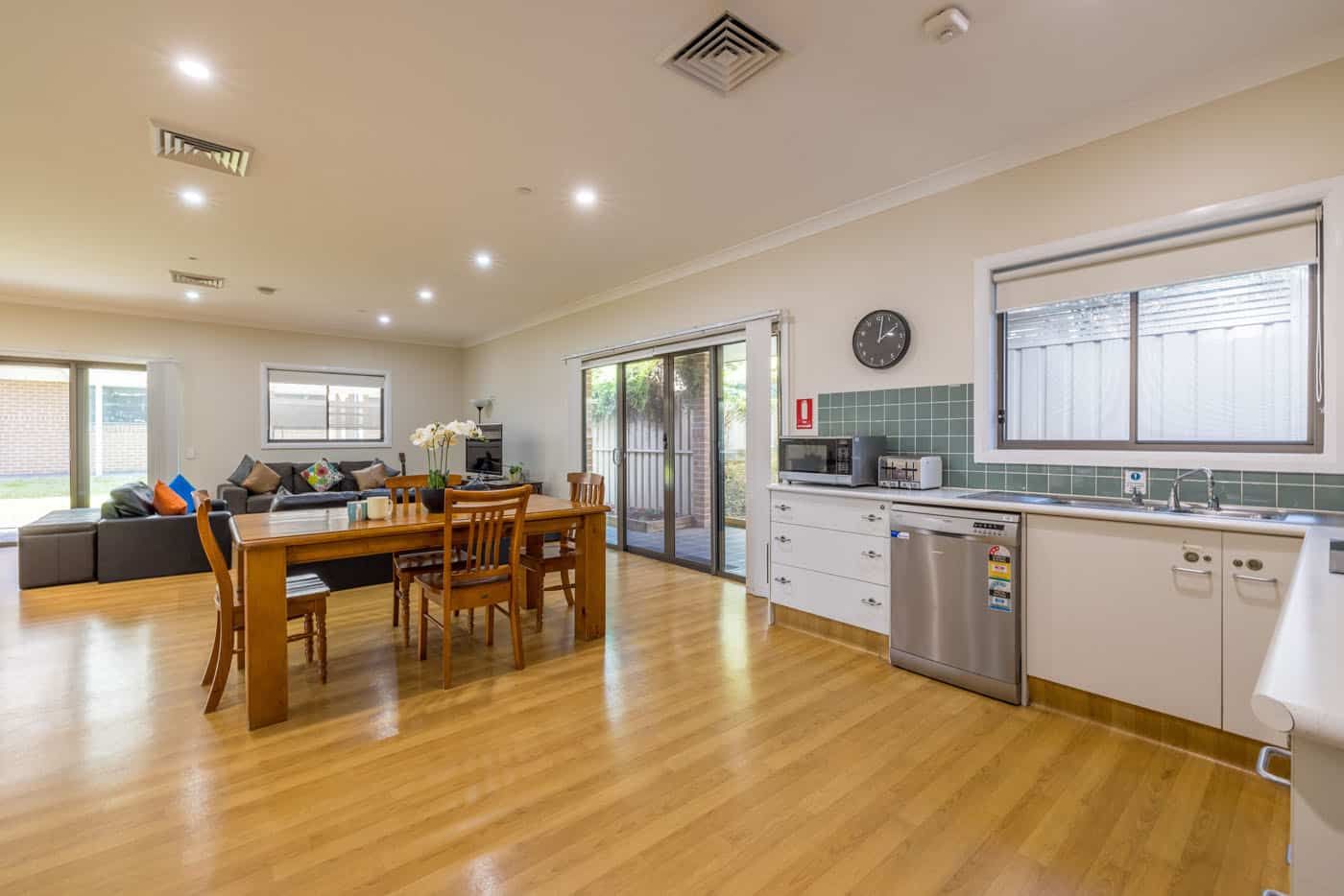 Ryde 0355-Common-dining-kitchen