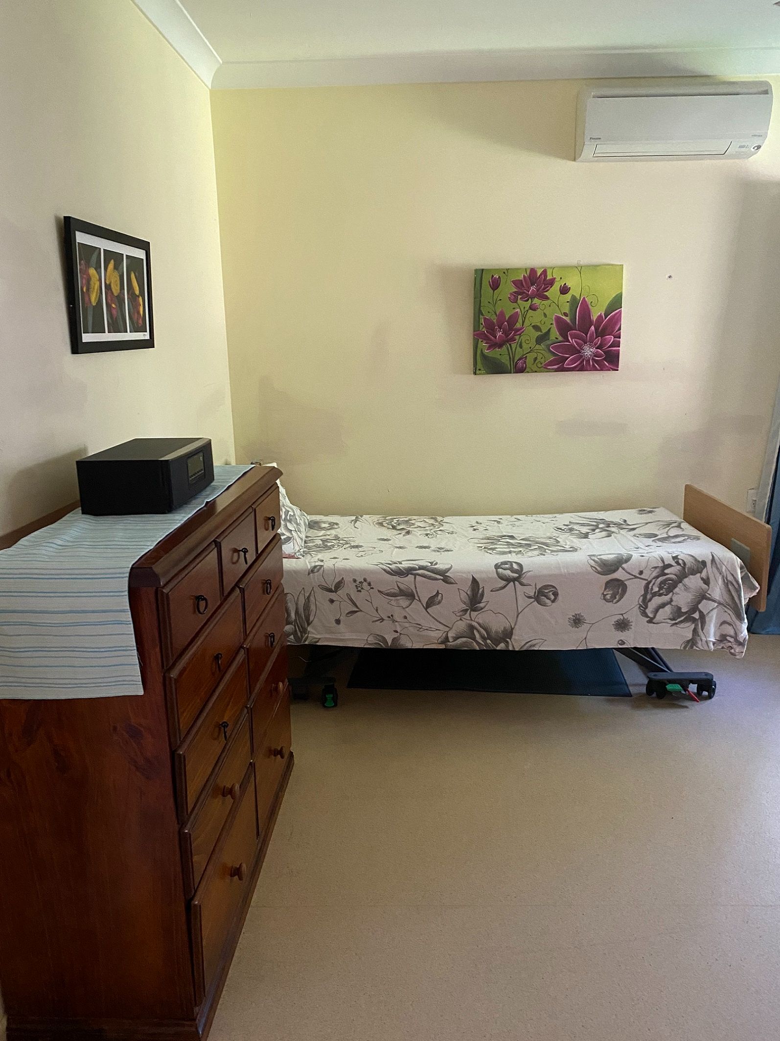 QLDBNE B Bed and Chest of Drawers resized