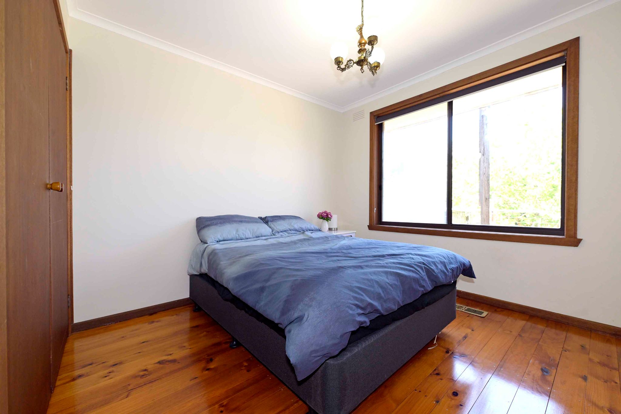 Sunnypine15469 38A St Albans