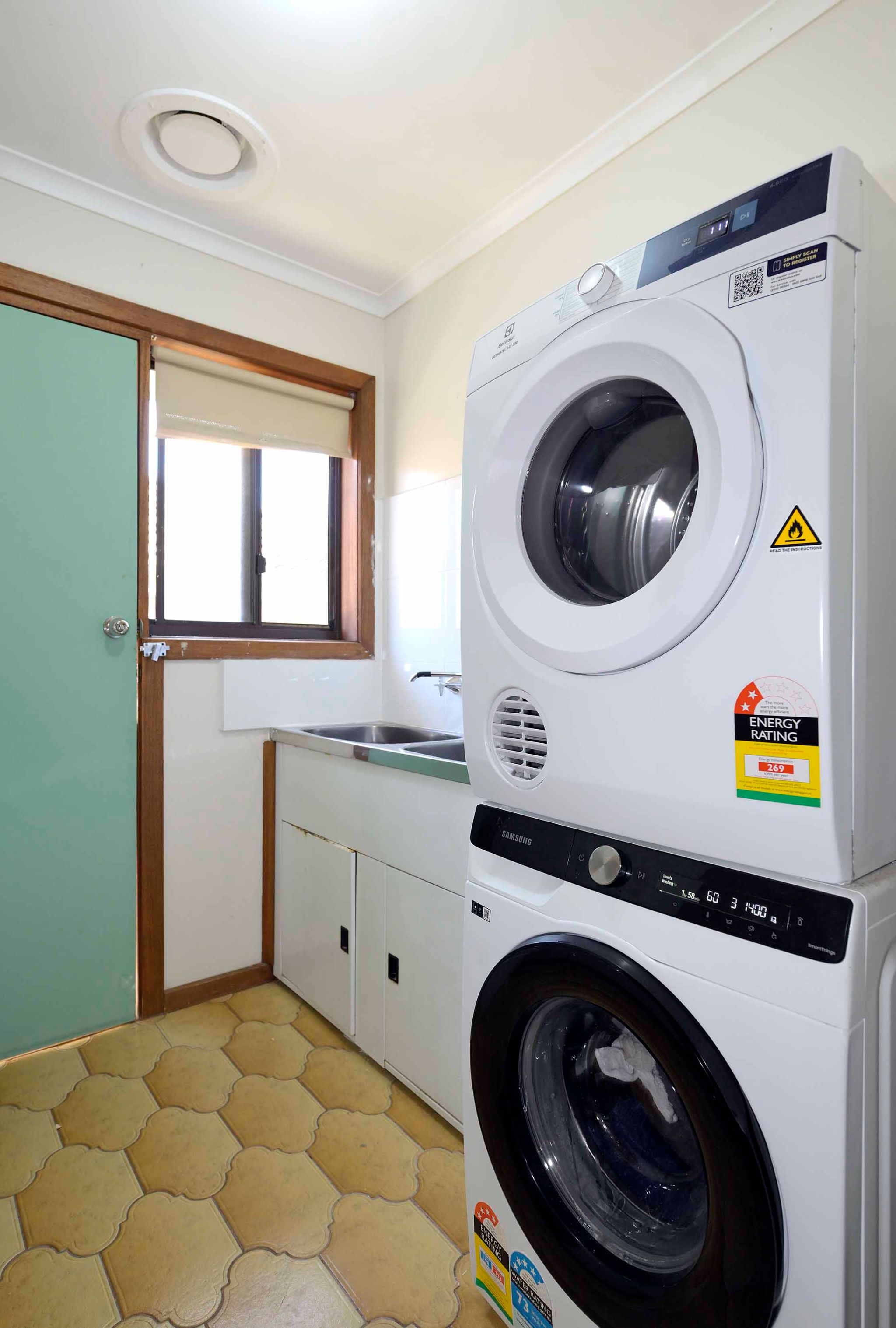 Sunnypine15458 38A St Albans