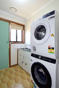 Sunnypine15458 38A St Albans