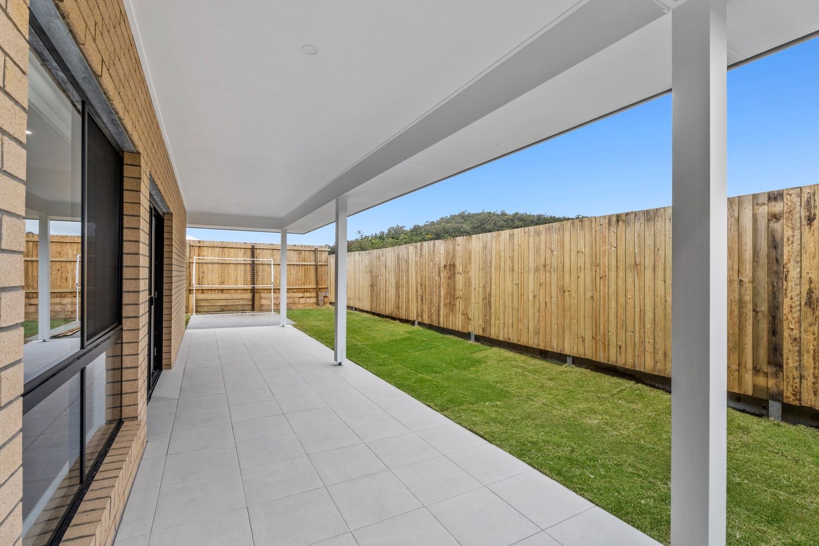 013 Open2view_ID971328-38_Calli_Avenue