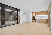 008 Open2view_ID825727-15_Service_Street