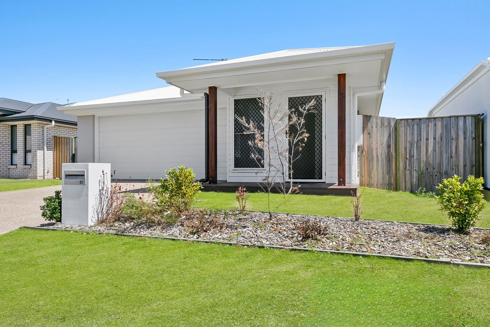 003 Open2view_ID972416-57_Dougan_Street