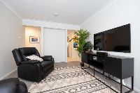 LR 20230421-19 Stewards dr-004_large