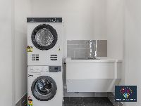 25 R6II5305