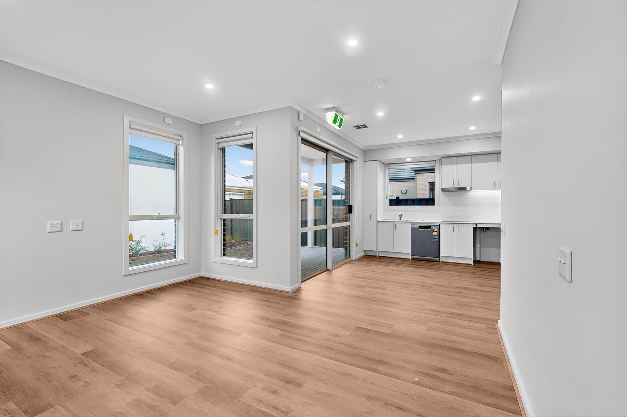 Livingroom Kitchen