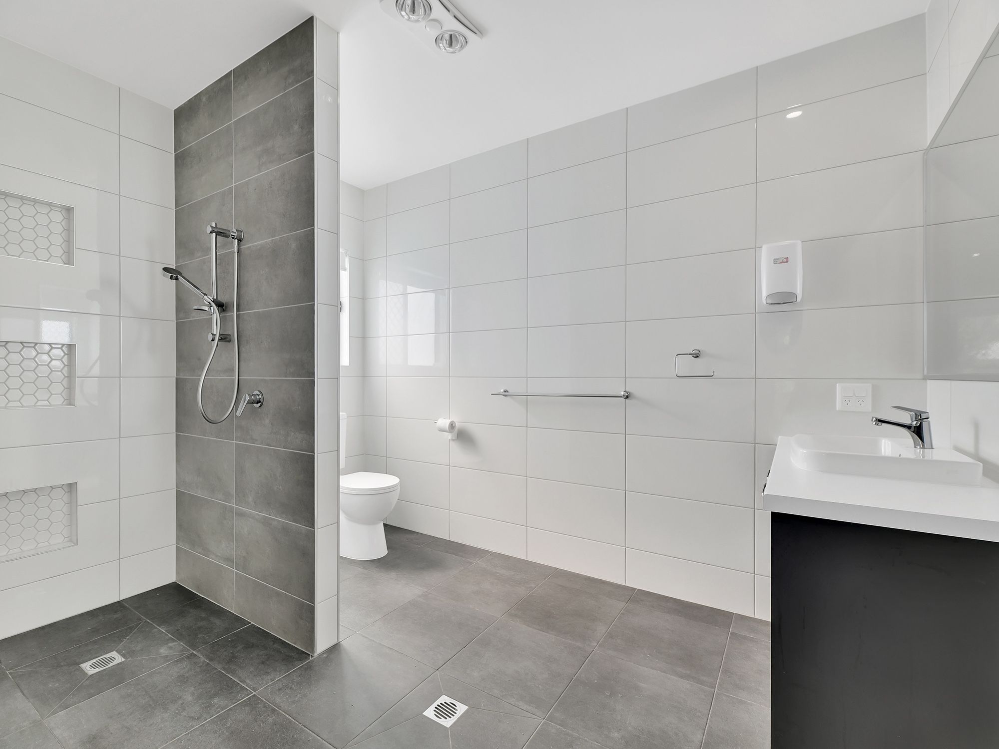 11 Roselea Ave 32 - Ensuite 2