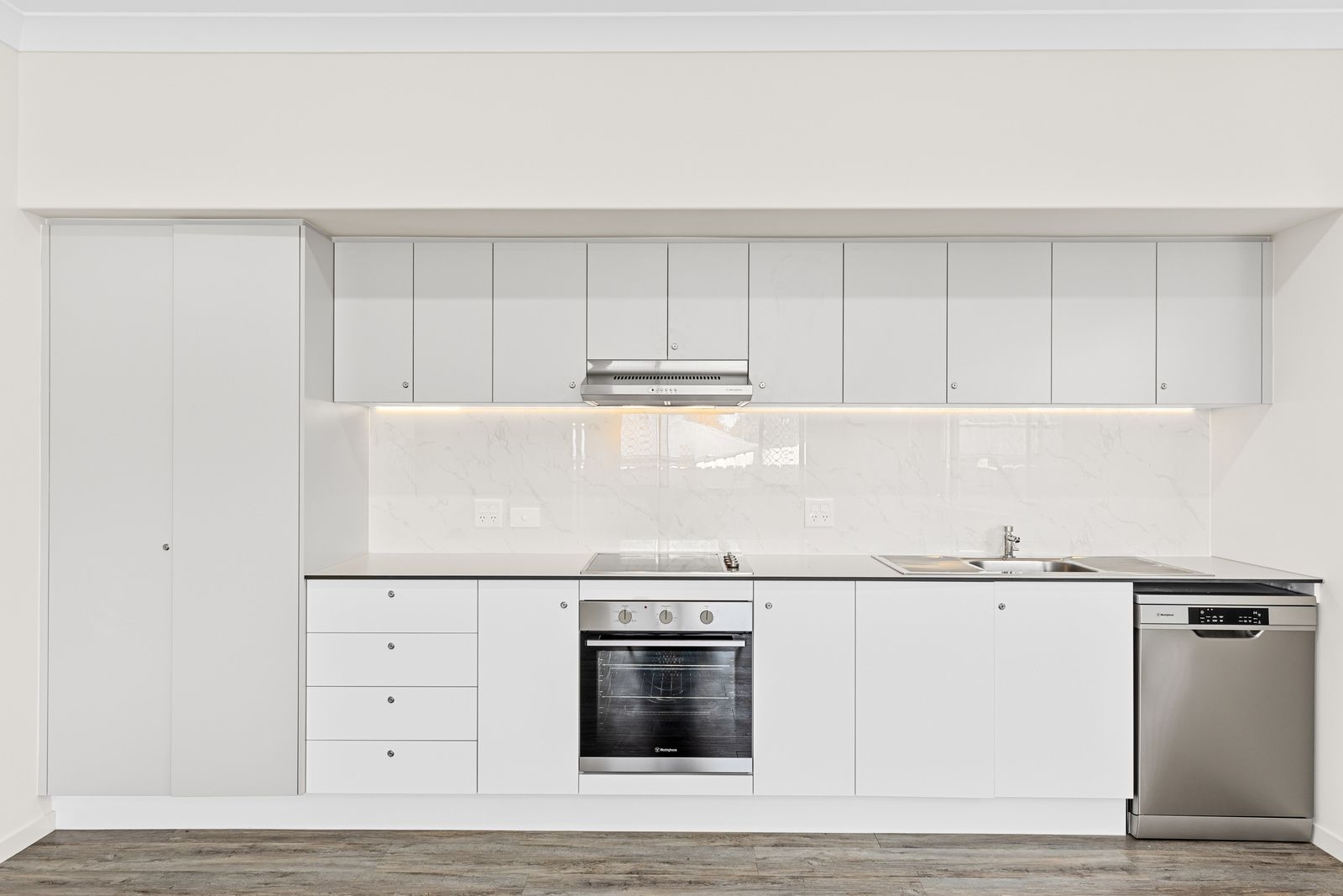 008 Open2view_ID838394-29_Innes_Crescent