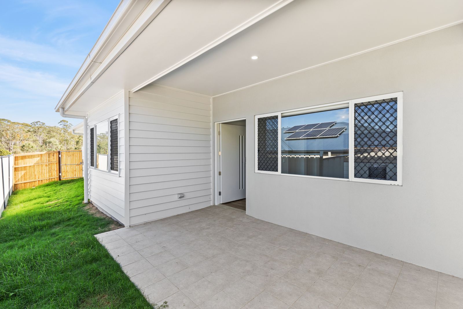 011 Open2view_ID838394-29_Innes_Crescent