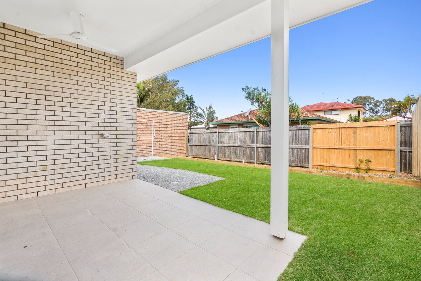 007 Open2view_ID968416-1_Brett_Road