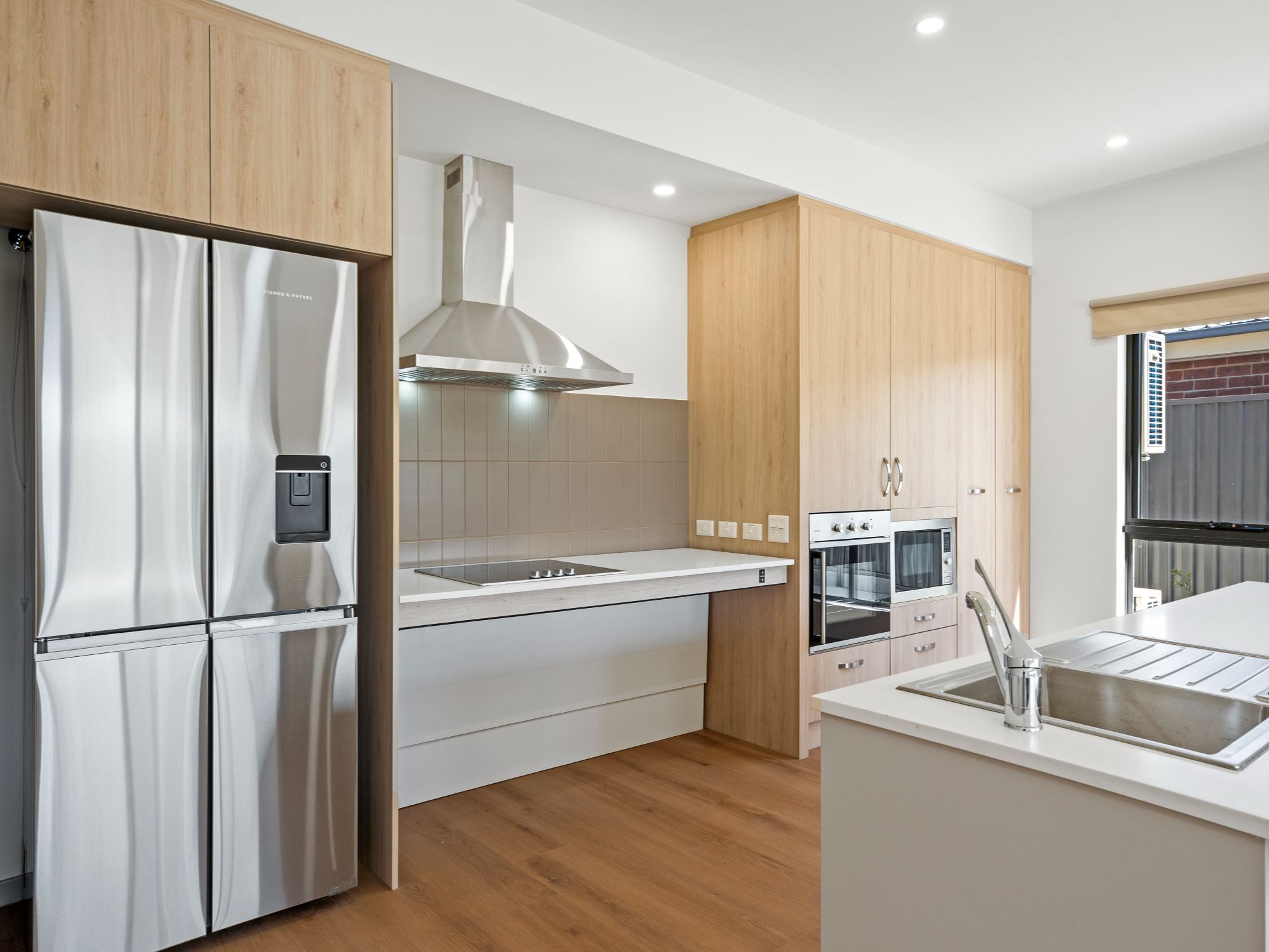 Nixon Kitchen 2 HR No Logo