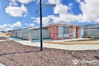 WEB Y24 587 28 Carnforth Wy-002