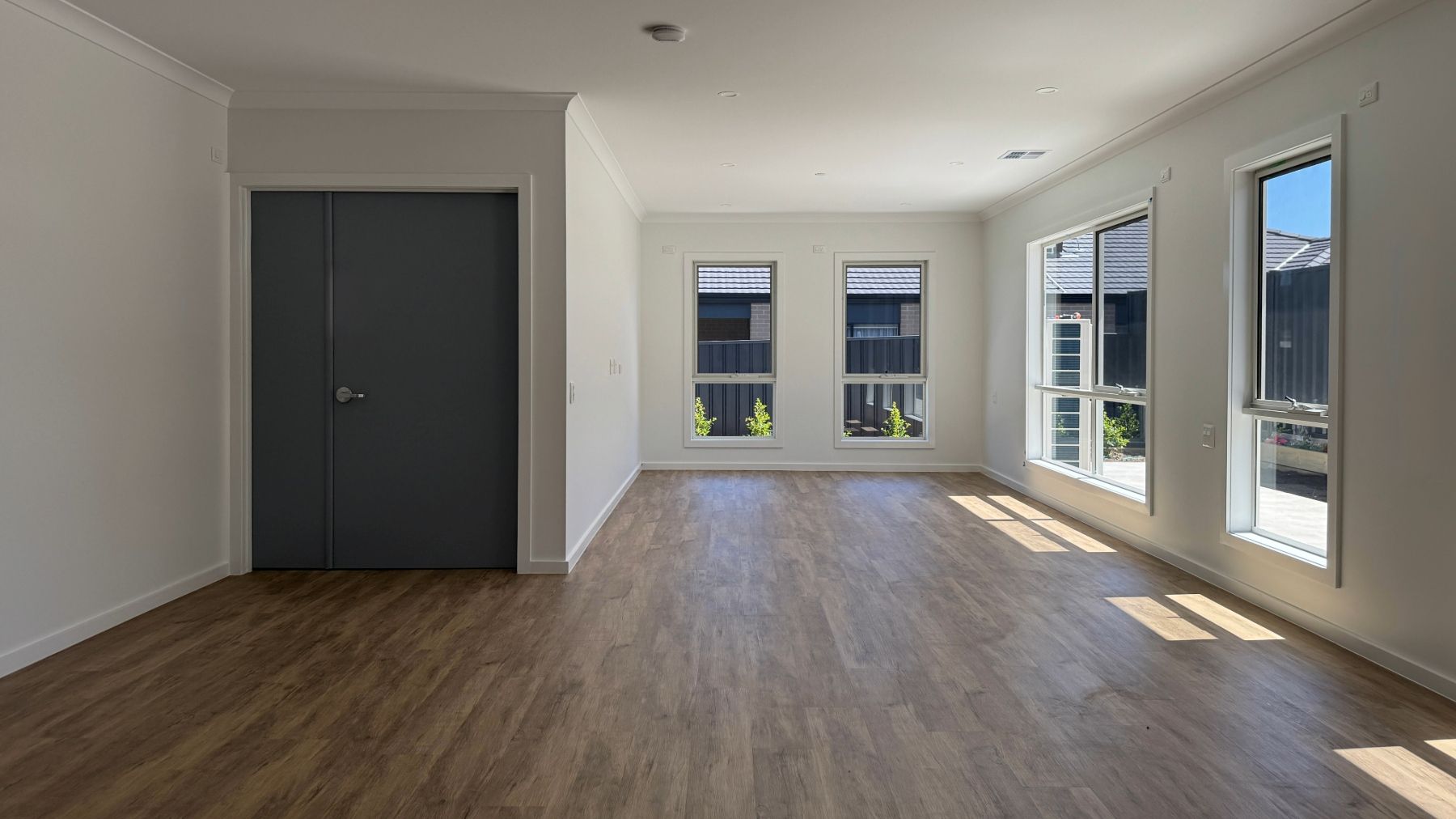 Living Space 1)