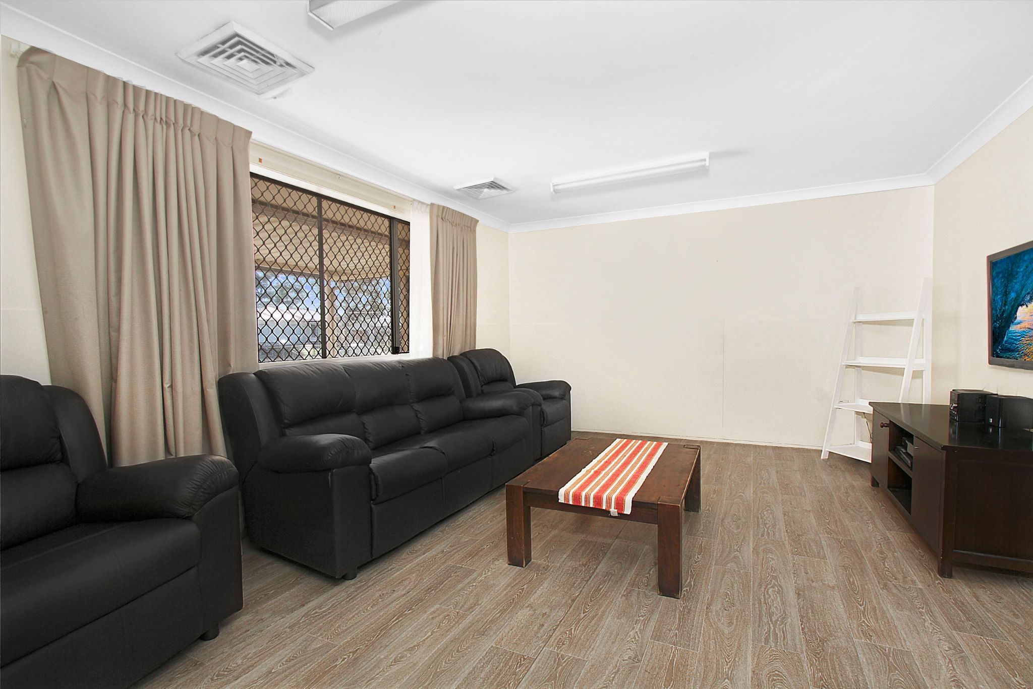 lounge room
