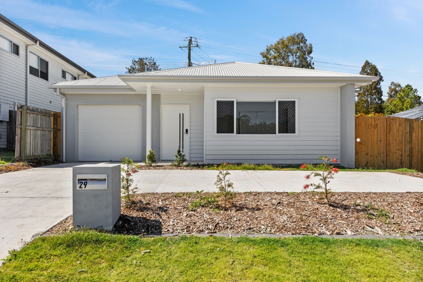 013 Open2view_ID838394-29_Innes_Crescent
