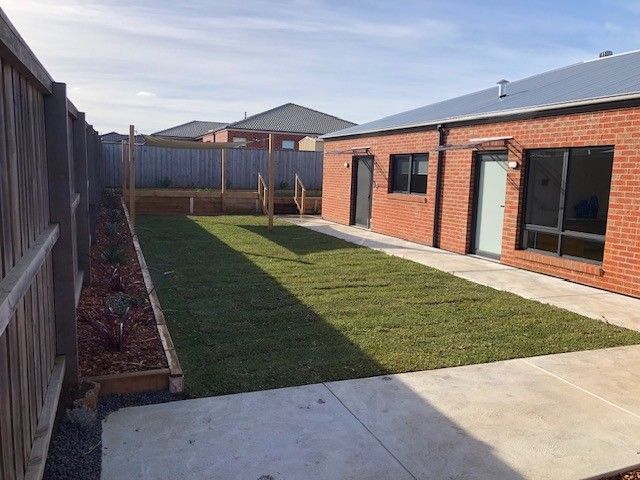 Whites U1 Rear Yard Entrance