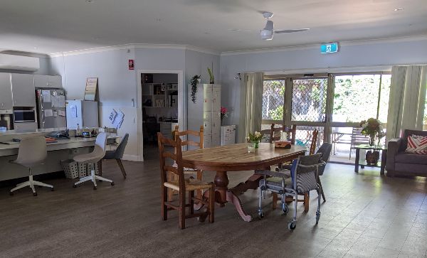 PXL 20250411_014755307a