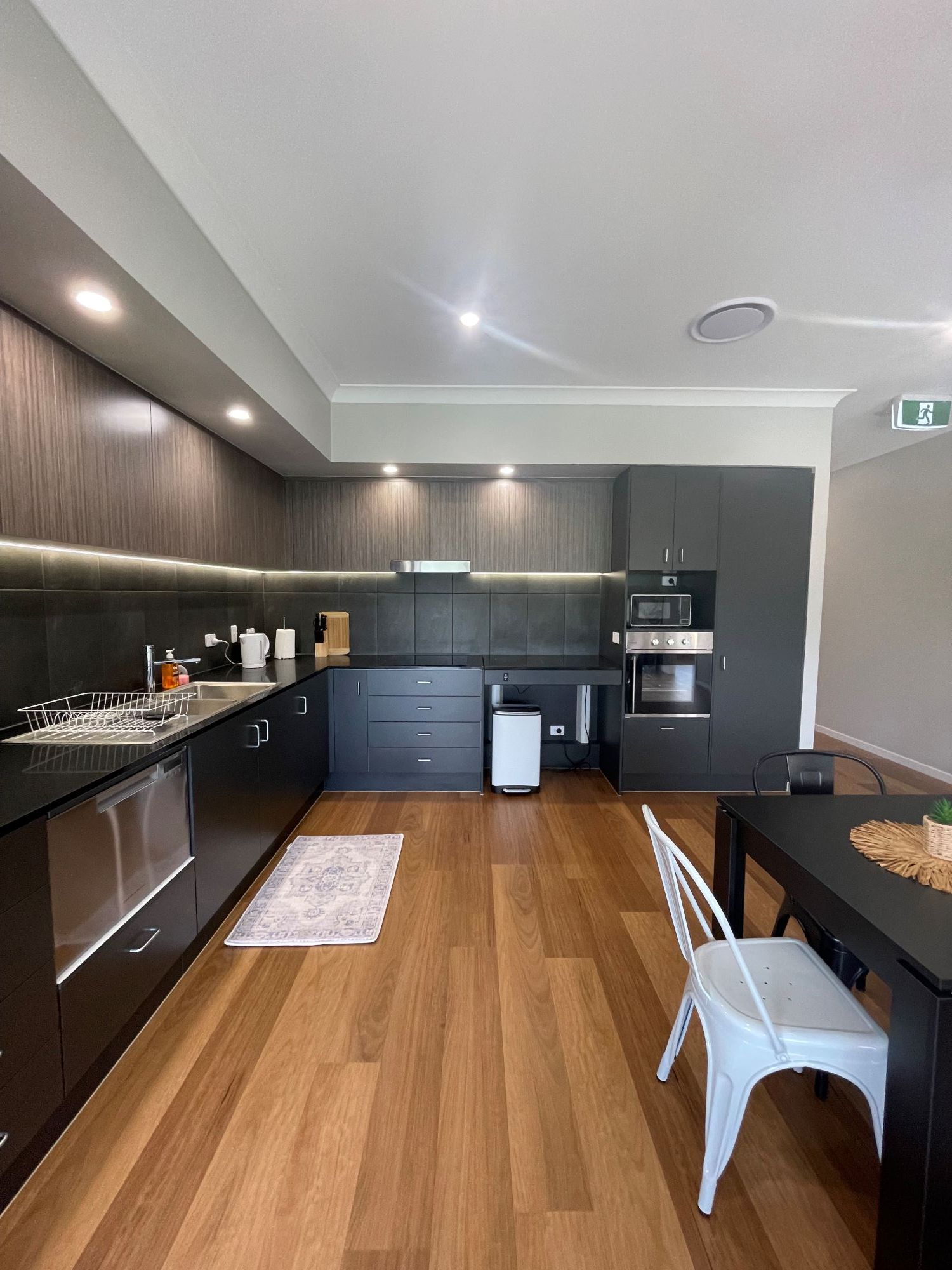 6 Charleston Heathwood kitchen